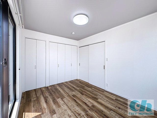 ハイピアコート 302号室の洋室