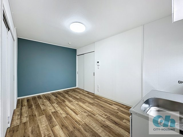 ハイピアコート 302号室の居間・リビング