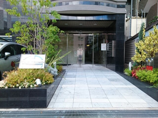 スペチアーレ　桜ヶ丘のエントランス