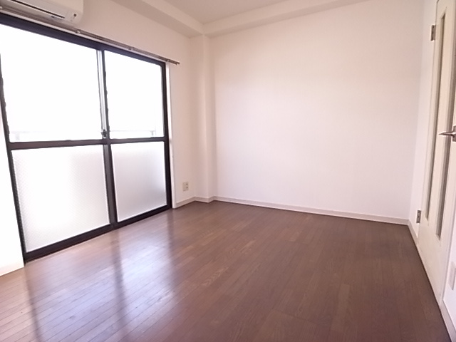 カーサ滝の茶屋の洋室