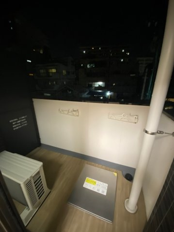 プレサンス鶴舞ファースト　名古屋市賃貸　仲介手数料無料のバルコニー