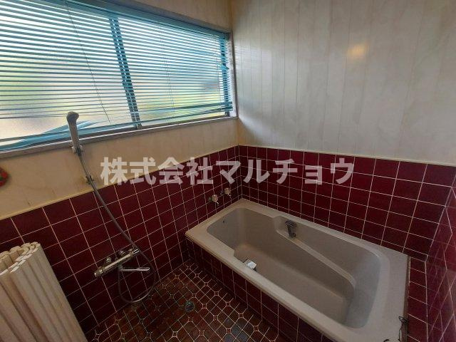 古尾戸建ての浴室|日々の疲れを癒すお風呂付です