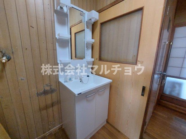 古尾戸建ての独立洗面台|使いやすい独立洗面台です