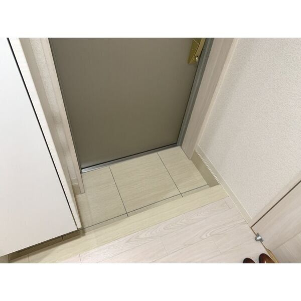 RAFFLE CHIHAYAの玄関