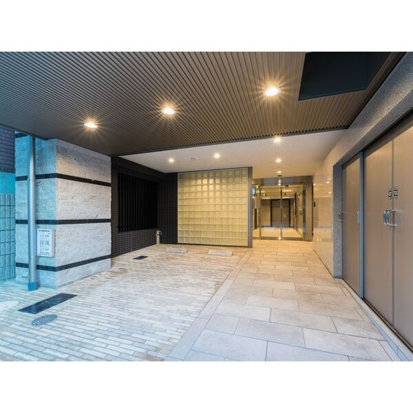 RAFFLE CHIHAYAのエントランス