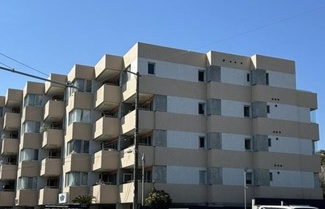 【外観】 | 5階建て4階部分の南向き住戸で陽当たり良好　新規内装リフォーム済み　安心のアフターサービス保証付　住宅ローン減税適合物件