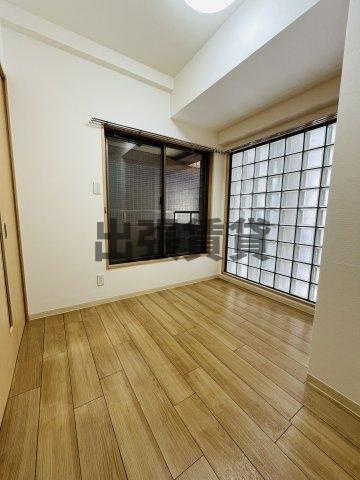 仲介手数料０円！アーバン伏見の居間・リビング