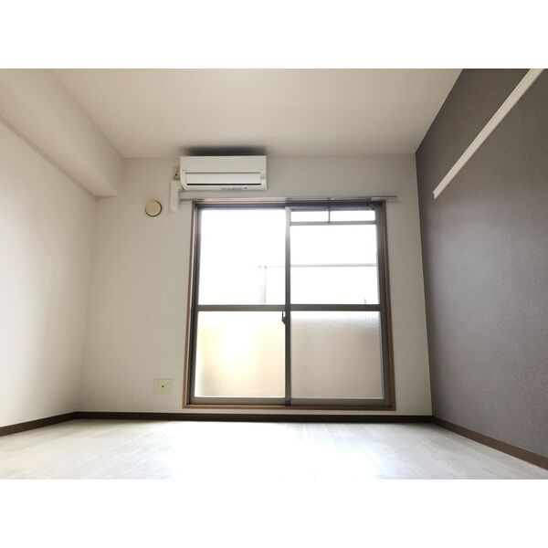 エステート愛和　名古屋市賃貸　仲介手数料無料の居間・リビング