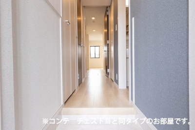 【玄関】 | メゾン・シュシュⅡ | 明るい玄関です