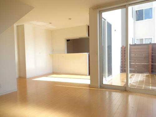 合志市幾久富のアパートの居間・リビング