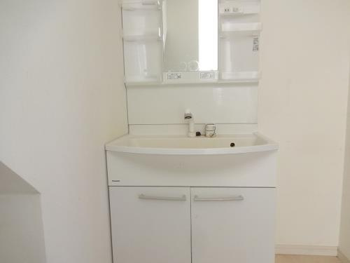 合志市幾久富のアパートの独立洗面台