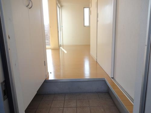 合志市幾久富のアパートの玄関