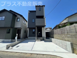 【外観】 | 現地写真。同じ物件を見るなら、プラス不動産販売にお任せ下さい。