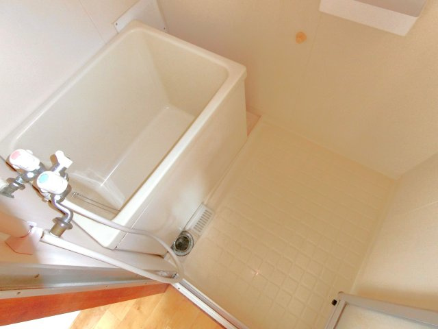 ひまわり荘の浴室