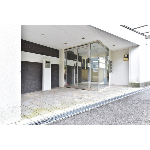 ウインズコートⅢのエントランス