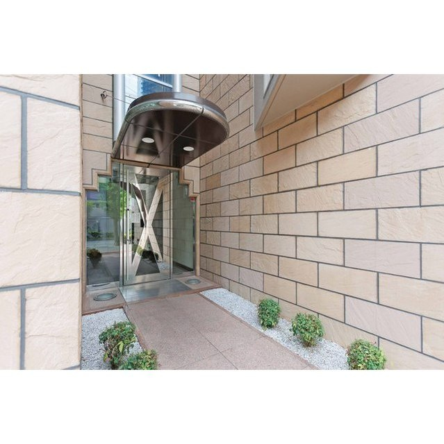 ヴィラウッドランドⅡのエントランス