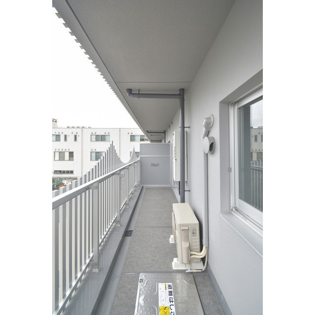 TOPAZ江坂のバルコニー