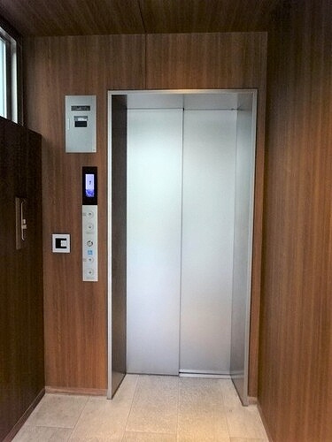 グランカサーレ北千里のその他|エレベーターホール