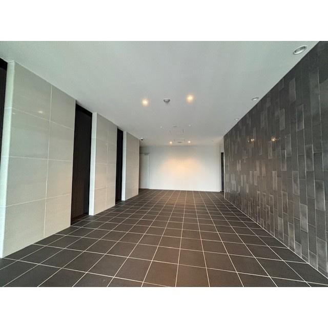 ファーストフィオーレ江坂グランディアの居間・リビング