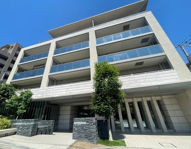 プラウド新千里西町の外観