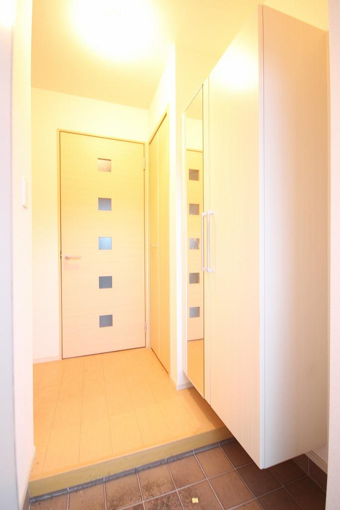 フォレストメゾンⅠの玄関|※お部屋により仕様が異なる場合があります※