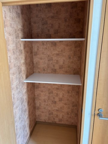 ユウパレスの収納|室内に物置あり！タイヤなど収納できちゃいます！