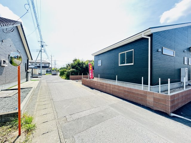 新築　太田市新田市野井町第1　Livele Garden.S　3号棟の前面道路含む現地写真|現地写真　東側接道幅員約4.5ｍ
