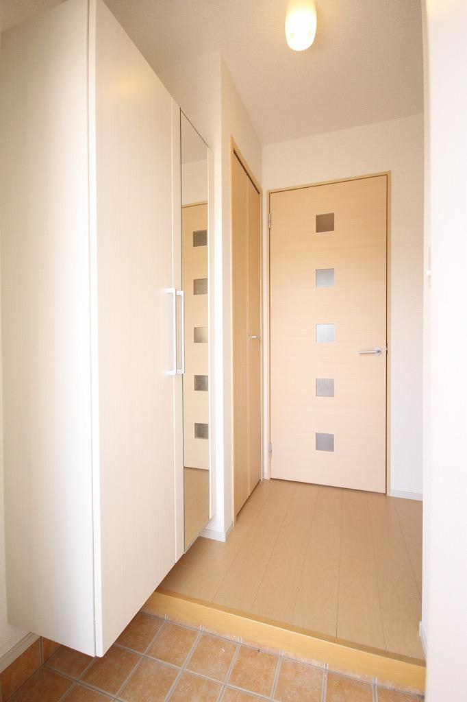 ソレイユ土山Ⅰの玄関|※お部屋により仕様が異なる場合があります※