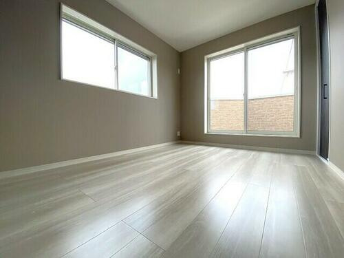 堀溝１丁目　未入居一戸建ての洋室|洋室6.0帖　バルコニー
■物件内覧・資金計画相談・住宅ローン相談、リフォーム相談、お問合せ受付中■
※当日・翌日のご内覧、ご相談はお電話でのお問合せがスムーズです！