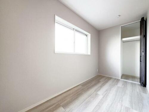 堀溝１丁目　未入居一戸建ての子供部屋|洋室4.0帖　１階のお部屋
■物件内覧・資金計画相談・住宅ローン相談、リフォーム相談、お問合せ受付中■
※当日・翌日のご内覧、ご相談はお電話でのお問合せがスムーズです！