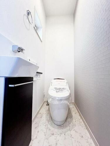 堀溝１丁目　未入居一戸建ての内装|トイレ　２ヶ所あります
■物件内覧・資金計画相談・住宅ローン相談、リフォーム相談、お問合せ受付中■
※当日・翌日のご内覧、ご相談はお電話でのお問合せがスムーズです！