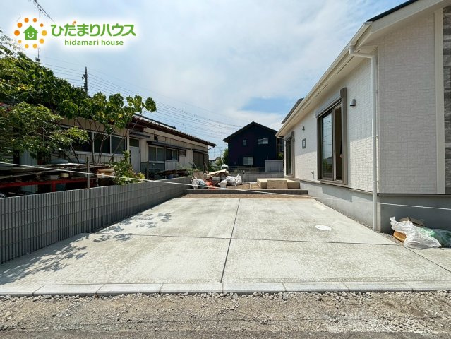 深谷市原郷　新築一戸建て　ブルーミングガーデン　02の駐車場|敷地内3台分のカースペースあります！！