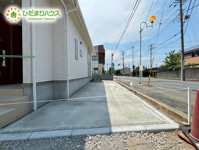 深谷市原郷　新築一戸建て　ブルーミングガーデン　02の駐車場|急な来客時にも安心♪