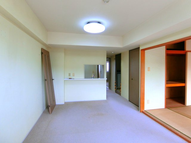 コスモ茂原の居間・リビング