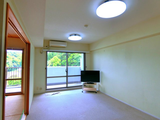 コスモ茂原の居間・リビング