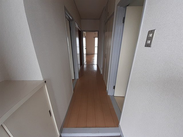 マリッチ今宿の玄関