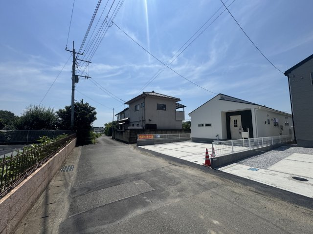 新築　桐生市相生町第25　Livele Garden.S　2号棟の前面道路含む現地写真|現地写真　北側接道幅員約5.3ｍ