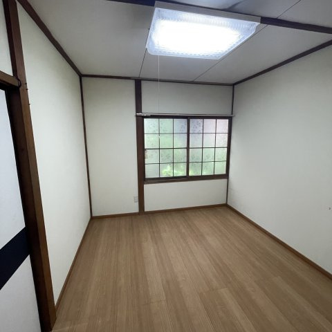 室蘭市みゆき町1丁目18-6APの居間・リビング