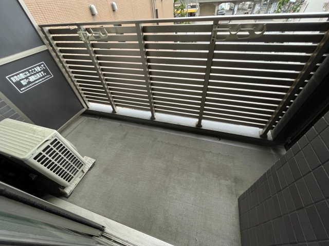 プレサンス鶴舞公園セラヴィのバルコニー