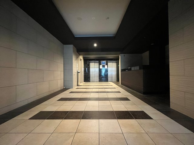 プレサンス鶴舞公園セラヴィのロビー