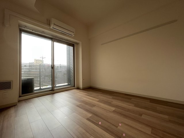 プレサンス鶴舞公園セラヴィの居間・リビング