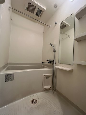 プレサンス鶴舞公園セラヴィの浴室