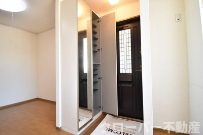 【玄関】 | セジュール山西 B棟 | 玄関