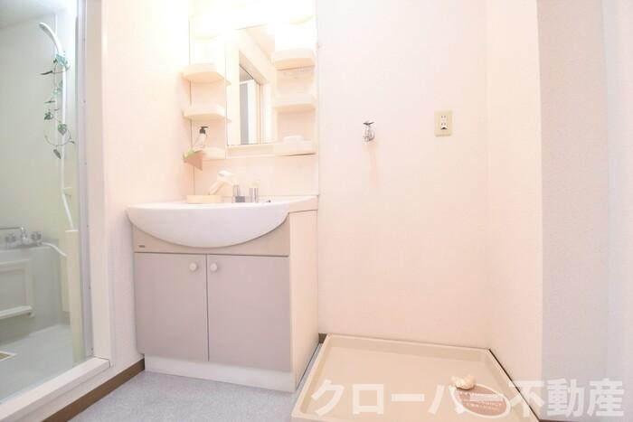 セジュール山西 B棟の洗面所|洗髪洗面化粧台・室内洗濯機置場