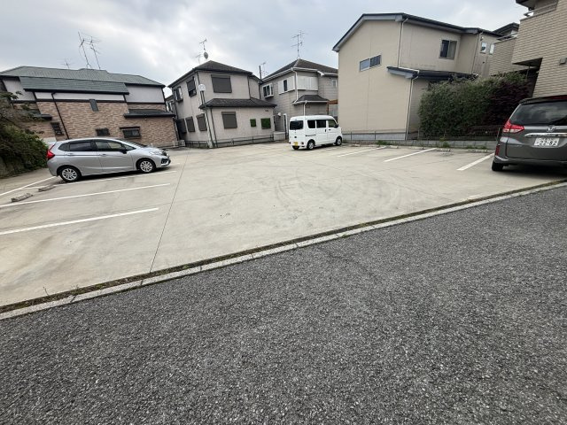 ハイツ和土の駐車場|駐車スペースもあります