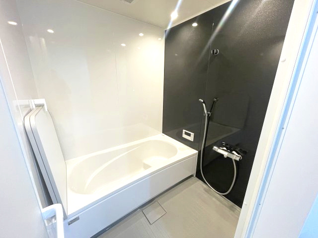 佐伯区三筋二丁目　№35481の浴室|便利なエコベンチ付き