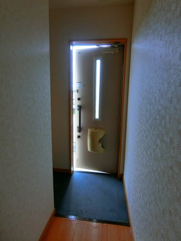 あかねハイツの玄関