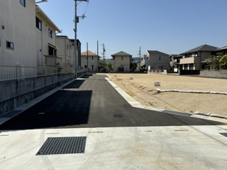 【前面道路含む現地写真】 | 団地内道路は幅員約5ｍ～6ｍ