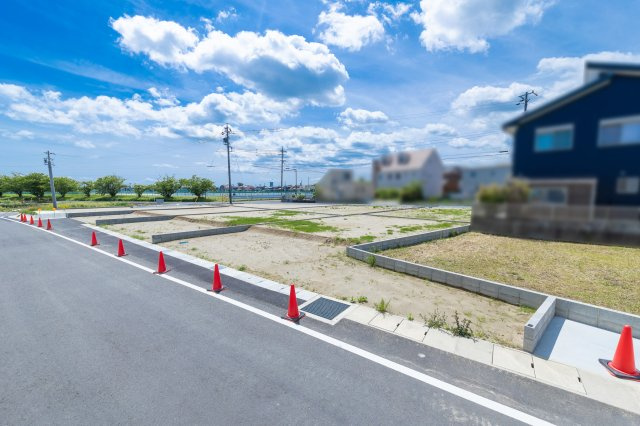 鈴鹿市北玉垣町《全7区画》の前面道路含む現地写真