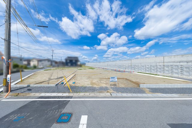 鈴鹿市北玉垣町《全7区画》の前面道路含む現地写真